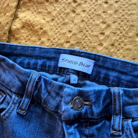 Studio Blue Cropped Distressed Jeans sz 29 - Picture 2 of 6
